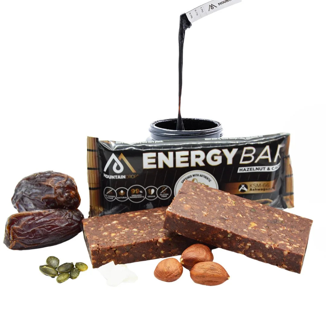 Mountaindrop Energiapatukka halkaistuna – sisältää taatelia, pähkinöitä ja luonnollista shilajitia.