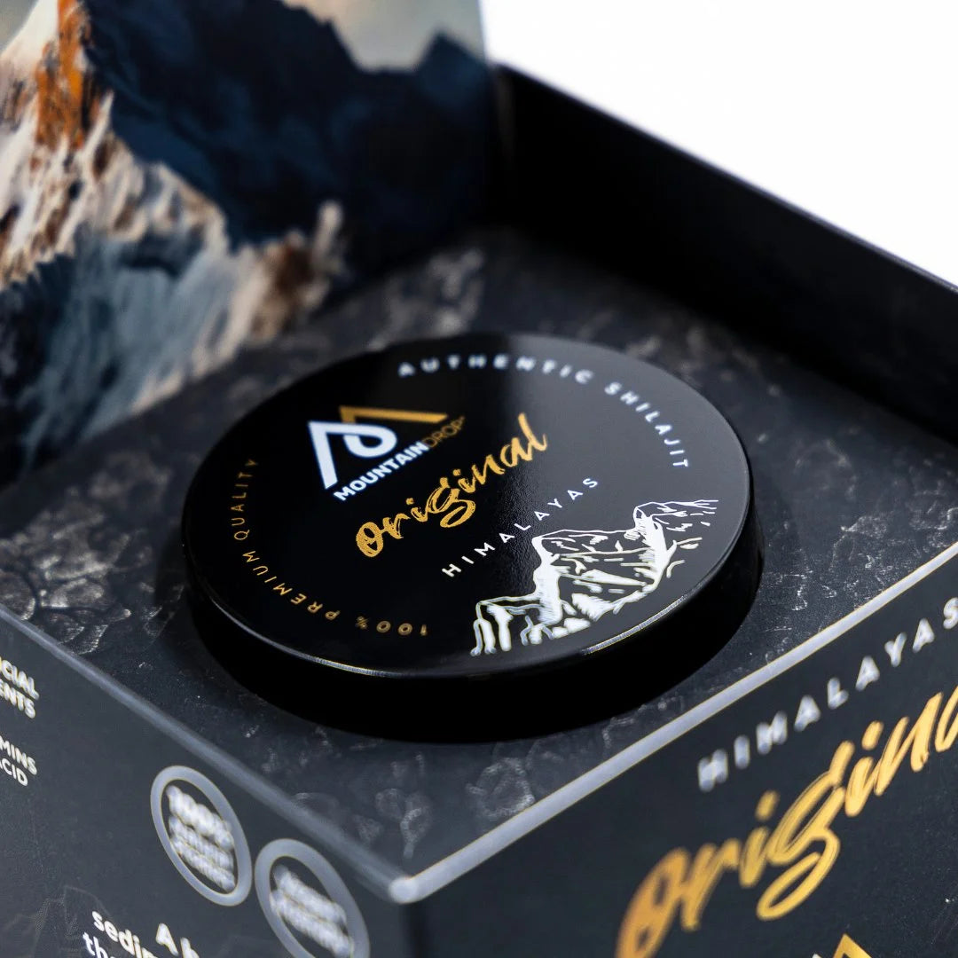 Mountaindrop Shilajit myyntipakkauksessa ja mittalusikka mukana – 100 % aito ja puhdas Himalajan mineraalivalmiste